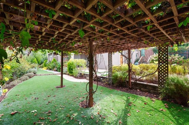 841 Bayview Way, Redwood City, CA 94062