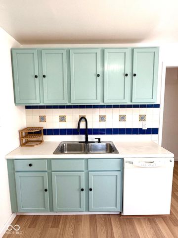 5725 Greenfield Avenue, Indianapolis, IN 46219