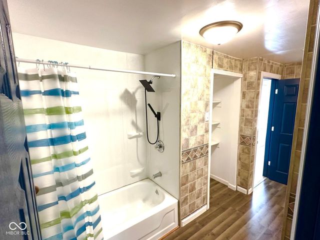 5725 Greenfield Avenue, Indianapolis, IN 46219