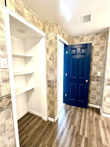 5725 Greenfield Avenue, Indianapolis, IN 46219