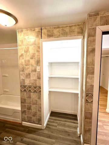 5725 Greenfield Avenue, Indianapolis, IN 46219