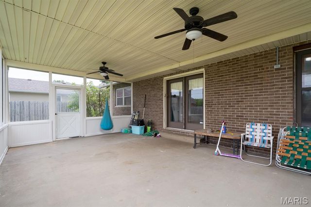 33 Snowbird Lane, Granite City, IL 62040