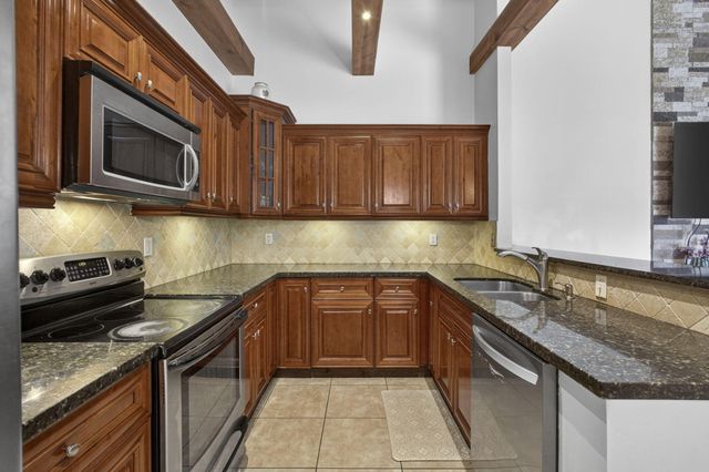 1057 Summit Trail Circle B, West Palm Beach, FL 33415