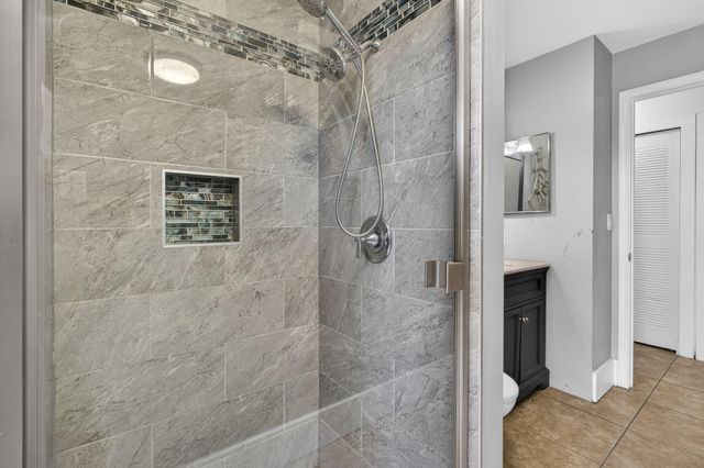 1057 Summit Trail Circle B, West Palm Beach, FL 33415