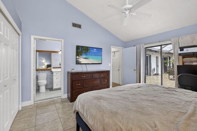 1057 Summit Trail Circle B, West Palm Beach, FL 33415