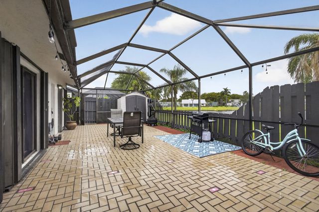 1057 Summit Trail Circle B, West Palm Beach, FL 33415
