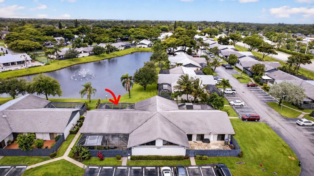 1057 Summit Trail Circle B, West Palm Beach, FL 33415
