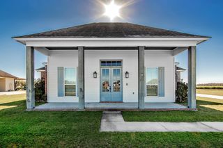 276 South Sugarfield Drive, Thibodaux, LA 70301