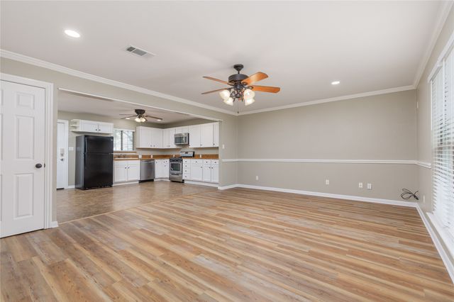 209 W Houston Lane, Van Alstyne, TX 75495