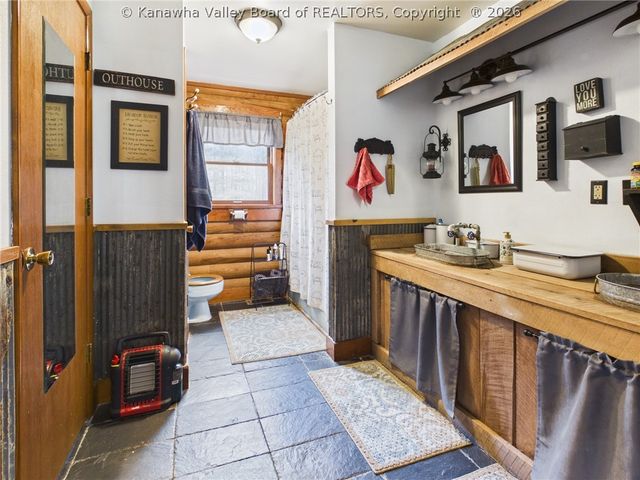 5152 Servia Elmira Road, Duck, WV 25063