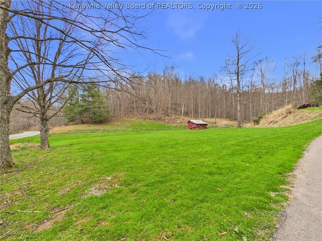 5152 Servia Elmira Road, Duck, WV 25063