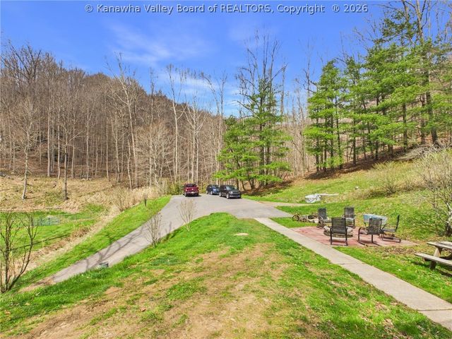 5152 Servia Elmira Road, Duck, WV 25063