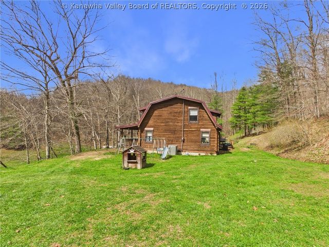 5152 Servia Elmira Road, Duck, WV 25063