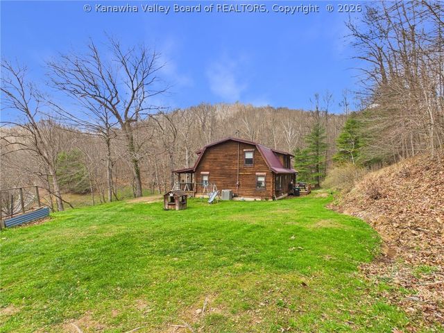 5152 Servia Elmira Road, Duck, WV 25063