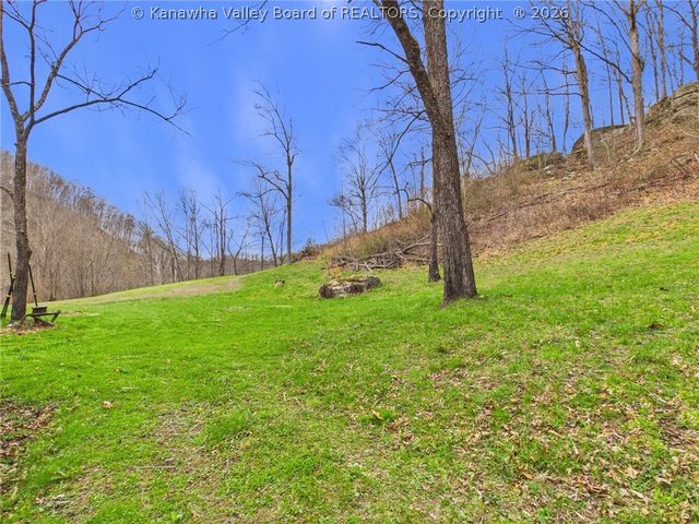 5152 Servia Elmira Road, Duck, WV 25063