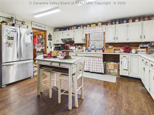 5152 Servia Elmira Road, Duck, WV 25063