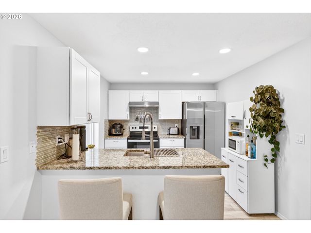 6905 Sw 188TH Ave, Beaverton, OR 97007