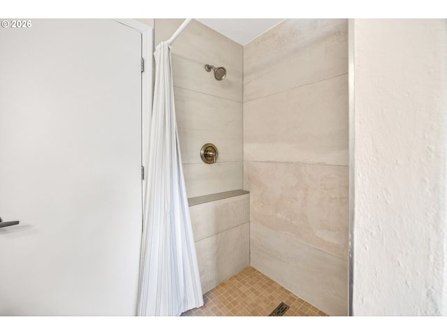 6905 Sw 188TH Ave, Beaverton, OR 97007