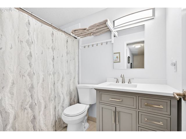 6905 Sw 188TH Ave, Beaverton, OR 97007