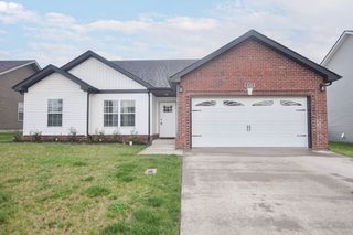 410 Irish Hills Dr, Clarksville, TN 37042