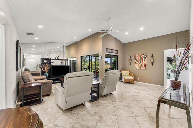 5574 Parkwalk Circle E, Boynton Beach, FL 33472