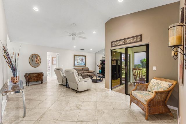 5574 Parkwalk Circle E, Boynton Beach, FL 33472