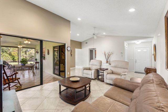 5574 Parkwalk Circle E, Boynton Beach, FL 33472