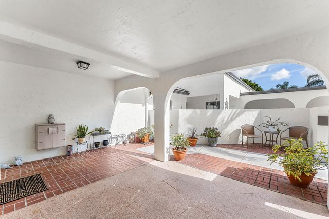 5574 Parkwalk Circle E, Boynton Beach, FL 33472