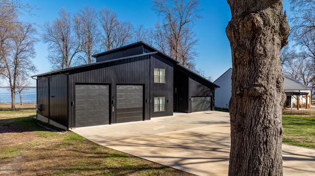 27600 S 563 Road, Monkey Island, OK 74331