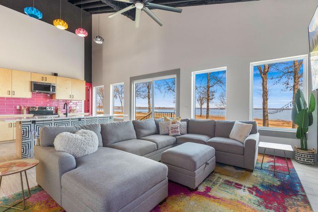 27600 S 563 Road, Monkey Island, OK 74331