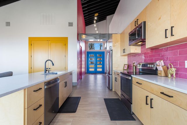 27600 S 563 Road, Monkey Island, OK 74331