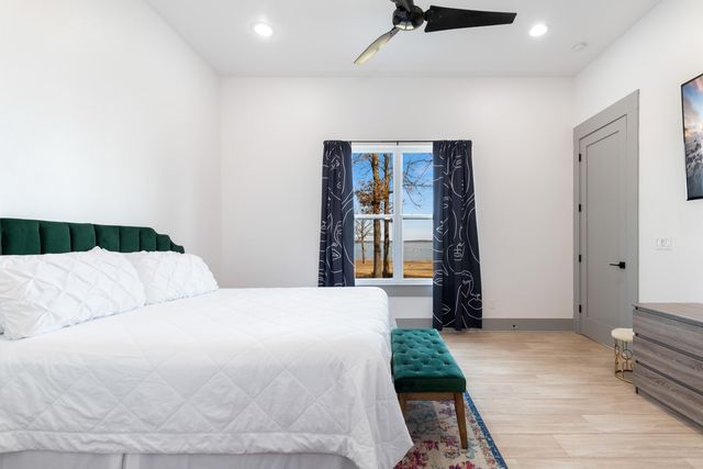 27600 S 563 Road, Monkey Island, OK 74331