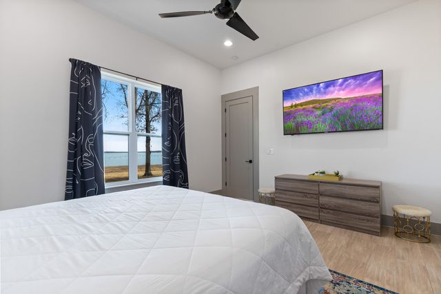 27600 S 563 Road, Monkey Island, OK 74331