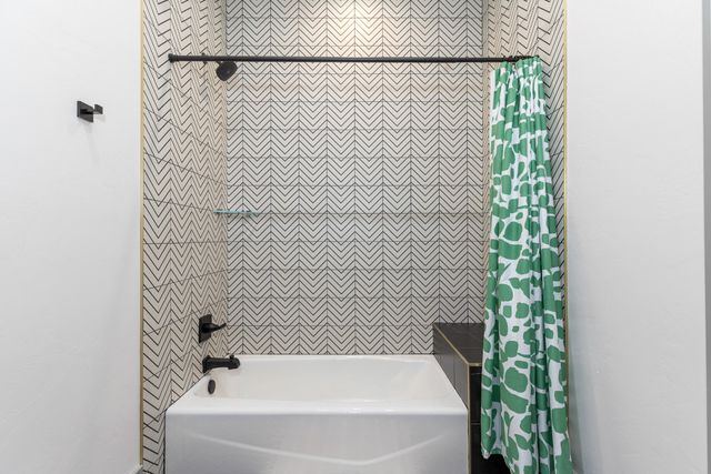 27600 S 563 Road, Monkey Island, OK 74331