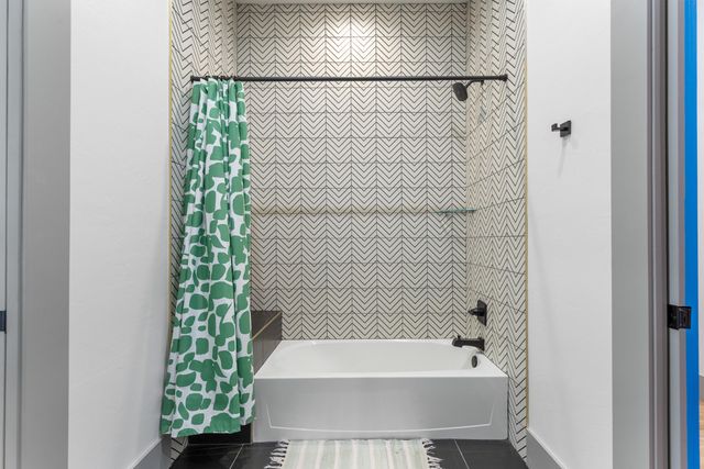 27600 S 563 Road, Monkey Island, OK 74331