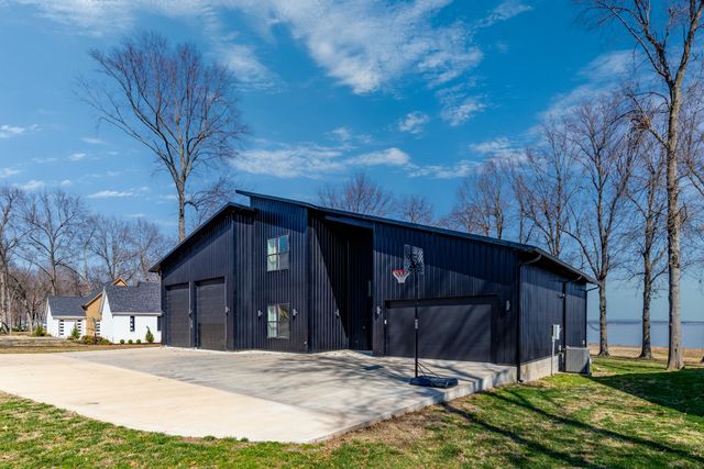 27600 S 563 Road, Monkey Island, OK 74331