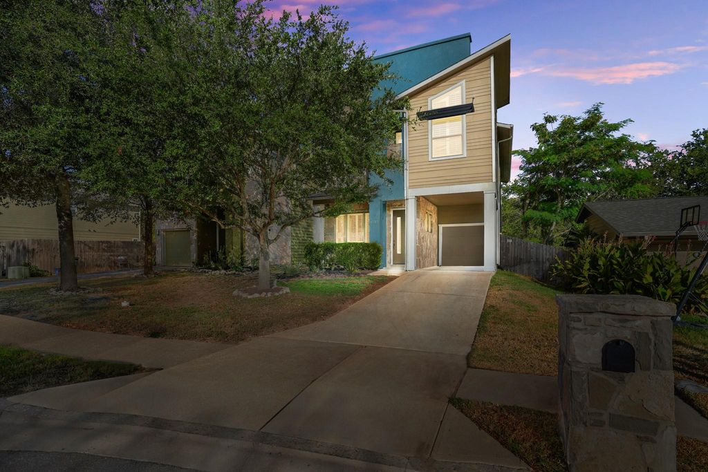 6712 Blarwood DR, Austin, TX 78745