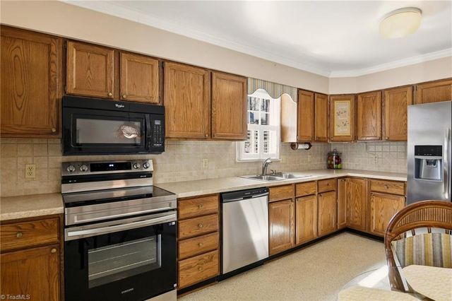 29 Brownstone Lane, Greensboro, NC 27410