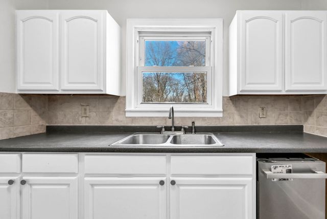 208 Inglewood Dr, Clarksville, TN 37040