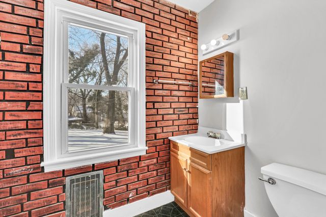 208 Inglewood Dr, Clarksville, TN 37040