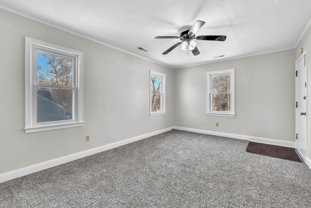 208 Inglewood Dr, Clarksville, TN 37040