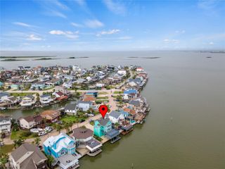 407 Isles End Road Road, Tiki Island, TX 77554
