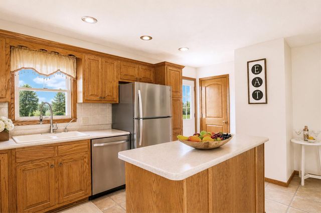 2007 2nd Avenue SE, Austin, MN 55912