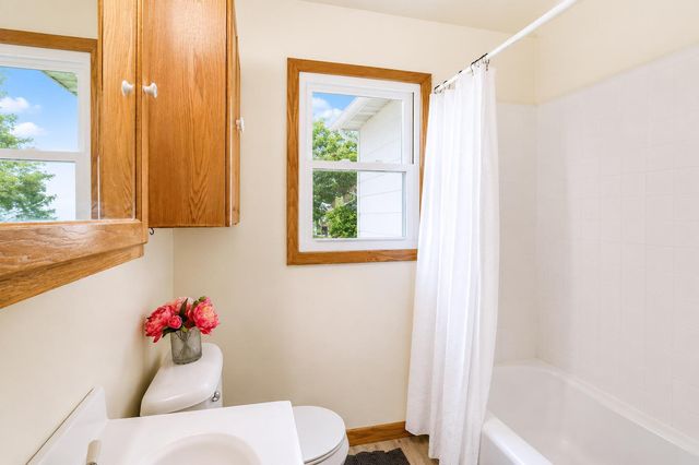 2007 2nd Avenue SE, Austin, MN 55912