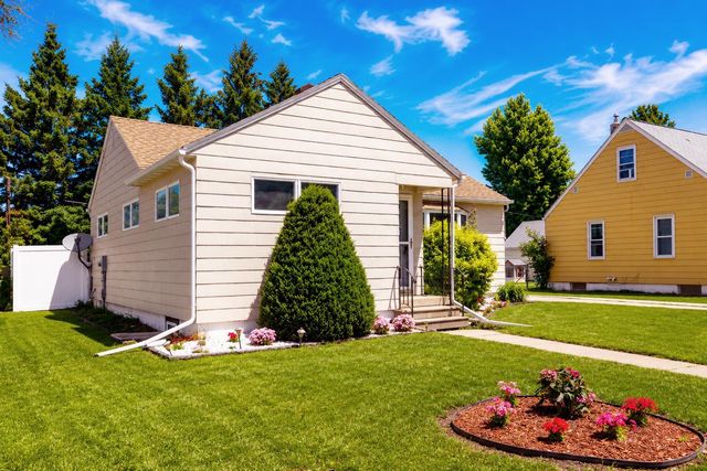 2007 2nd Avenue SE, Austin, MN 55912