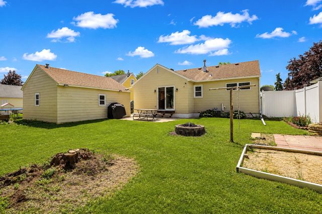 2007 2nd Avenue SE, Austin, MN 55912