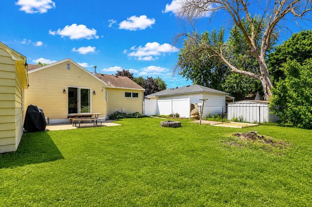 2007 2nd Avenue SE, Austin, MN 55912