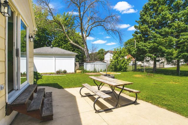 2007 2nd Avenue SE, Austin, MN 55912