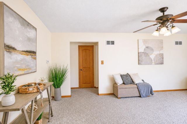 2007 2nd Avenue SE, Austin, MN 55912