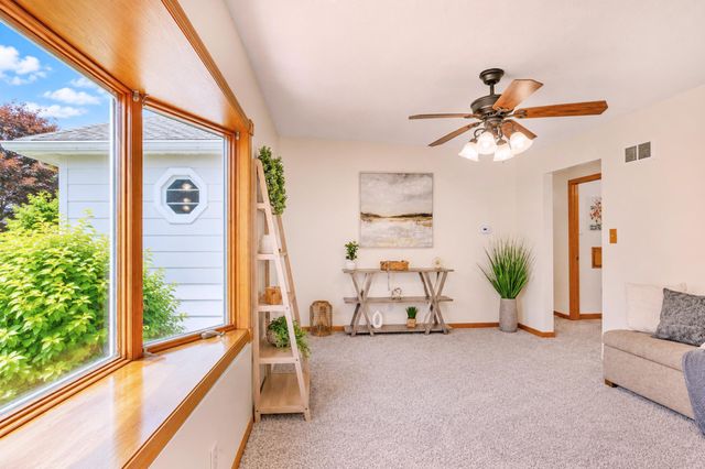 2007 2nd Avenue SE, Austin, MN 55912